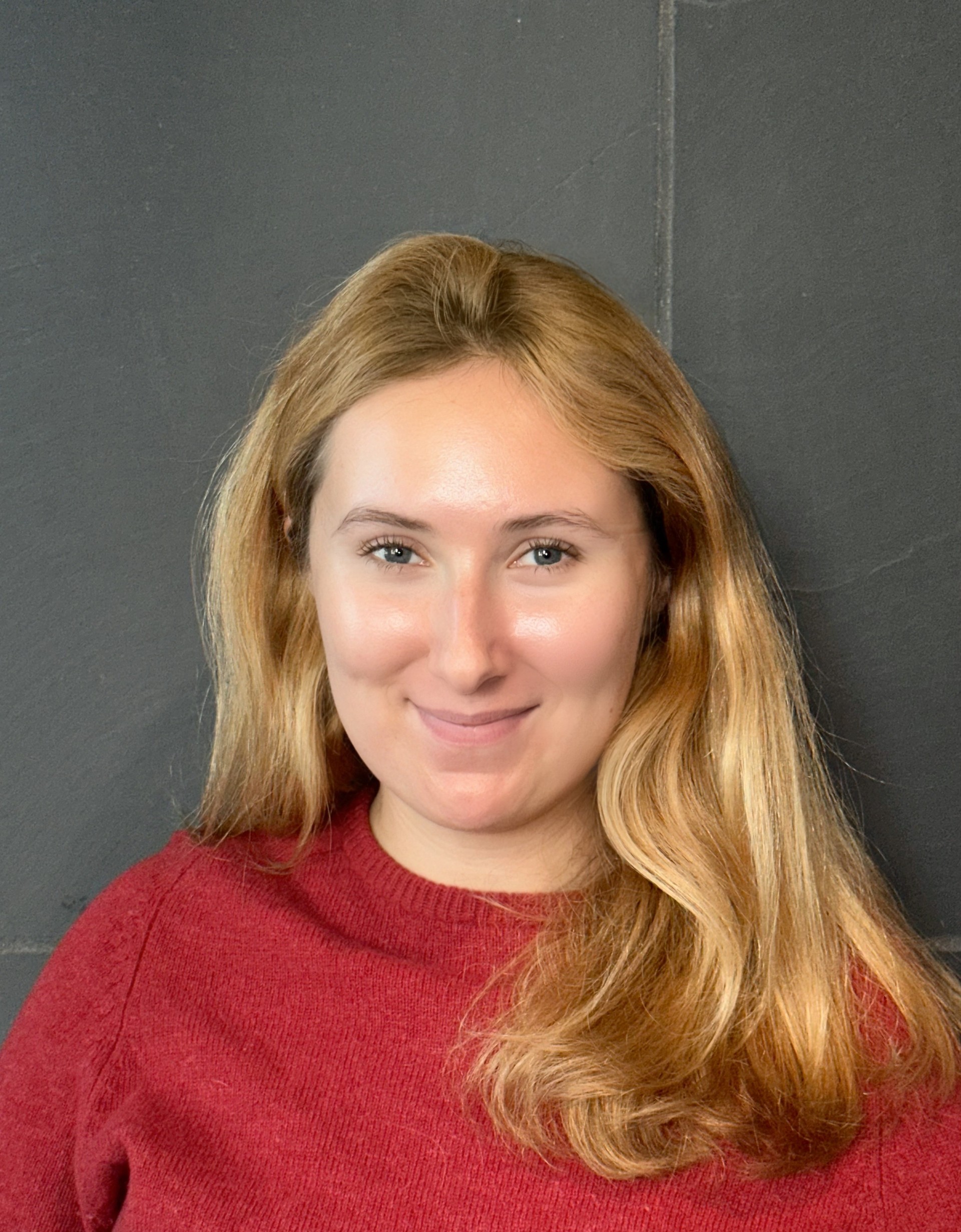 Headshot Molly Thompson